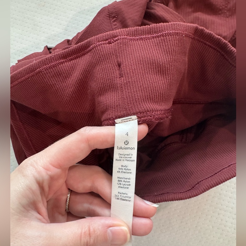 Lululemon dance jogger size 4